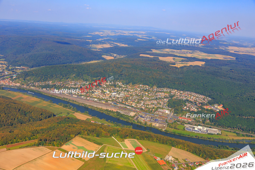 Die Luftaufnahme der Stadt Gemünden am Main wurde vom UL-Flugzeug heraus erstellt ( keine Drohne )- hohe Auflösung für beste Qualität