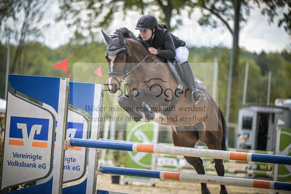 DOS_1770 | Entdecke hochwertige Reitturnierfotos von Foto Oger. Professionell, emotional und authentisch – jetzt Lieblingsmomente im Shop bestellen.Deutschlandweite Turnierfotografie. - Realisiert mit Pictrs.com