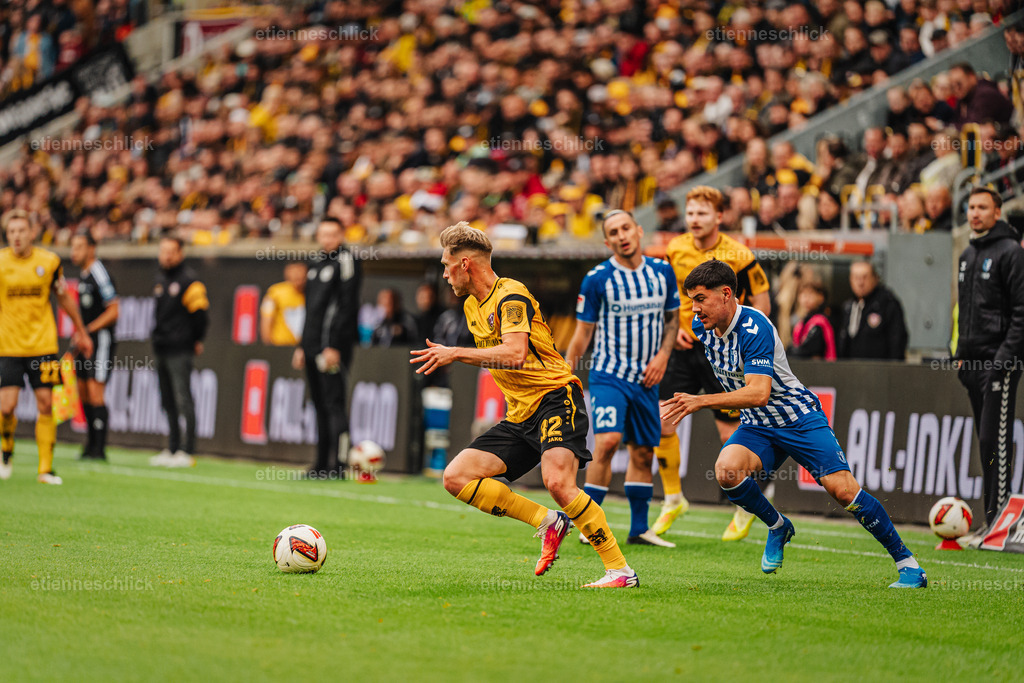 Dresdner SC - Allianz MTV Stuttgart, DEKRA 1. Bundesliga Frauen, Volleyball | Im Bild: Am Ball Jonas Sterner (32, SG Dynamo Dresden)18.10.2026, SG Dynamo Dresden - 1. FC Magdeburg, 2. BUNDESLIGA - 8. SPIELTAG, Fußball, Deutschland, Dresden, Rudolf-Harbig-Stadion