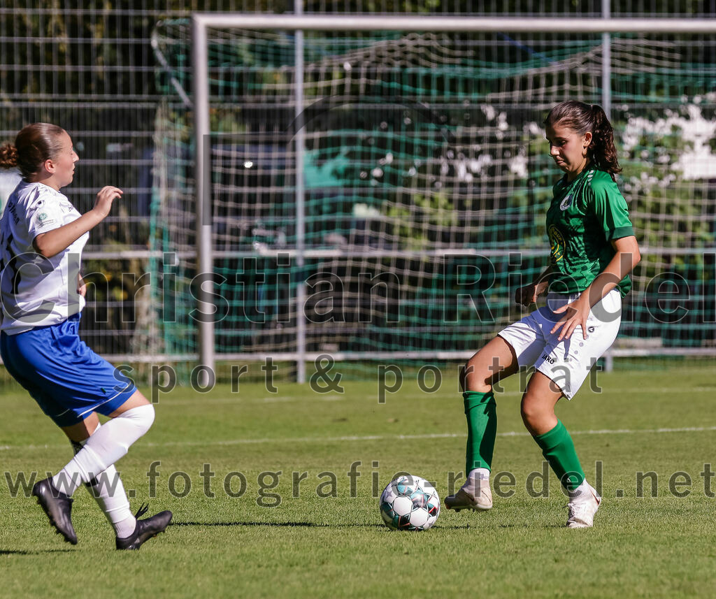 2023-09-16_085_FC_Forstern_gegen_VfL_Sindelfingen_Ladies_I | Forstern, Deutschland, 16.09.2023:
Fußball, B-Juniorinnen-Bundesliga Süd 2023 / 2024, 2. Spieltag, FC Forstern gegen VfL Sindelfingen Ladies I, Endergebnis: 4:1

Sarah Britzke (FC Forstern, #6)

Foto: Christian Riedel / fotografie-riedel.net