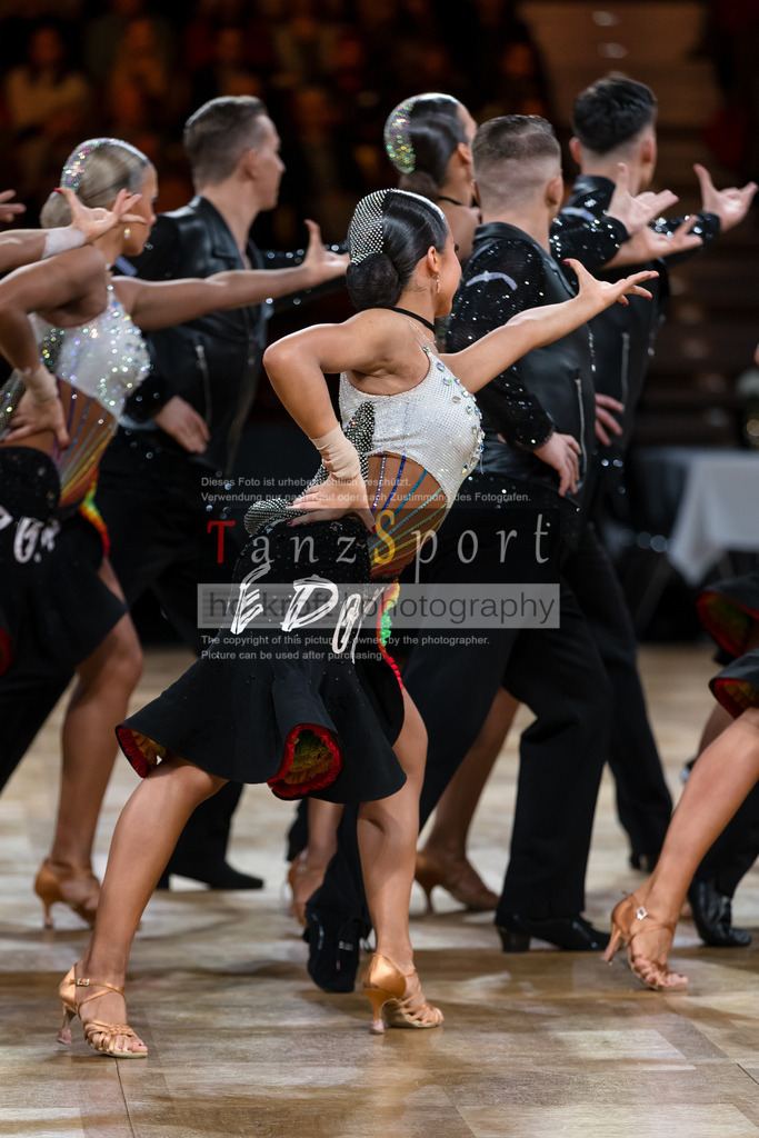 20241109_DM-Formationen_Vorrunde_0824 | Tanzsportbilder, Standardtanz, Lateintanz, WDSF, DTV, LTVB, dancecomp, goc, hessen tanzt, blaues band der spree, walzer, tango, wiener walzer, slowfox, quickstepp, samba, rumba, cha-cha-cha, paso doble. jive, hd-kroft photography, turniertanzsport