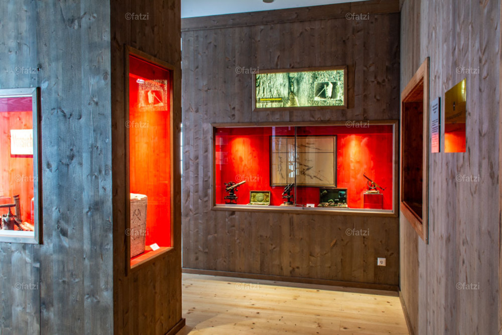 Bergbau-Museum Innen _fatzi_20230908-153705 | Fatzi Bilder-Archiv! 
Die Bilder sind für private Nutzung lizenzfrei. Die kommerzielle Nutzung ist möglich und erwünscht, jedoch bitte ich um vorherige Kontaktaufnahme per E-Mail (info@fatzi.at) oder unter +43 650 7828269 - Realisiert mit Pictrs.com