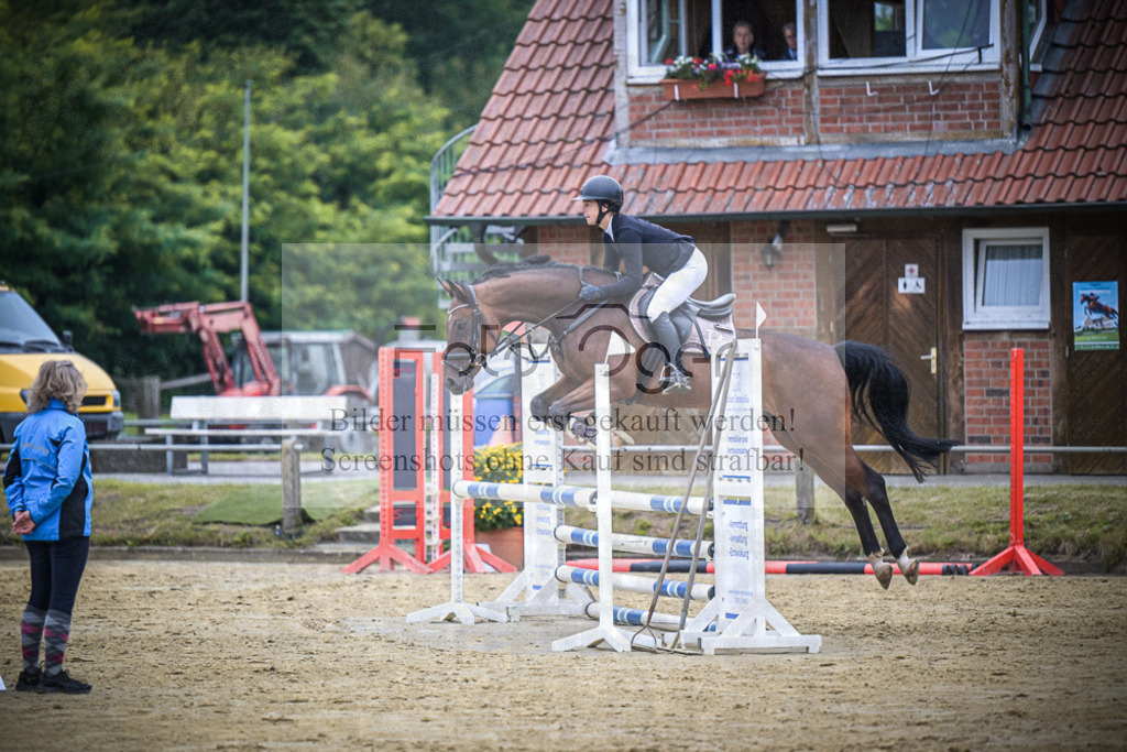 DOS_2346 | Entdecke hochwertige Reitturnierfotos von Foto Oger. Professionell, emotional und authentisch – jetzt Lieblingsmomente im Shop bestellen.Deutschlandweite Turnierfotografie. - Realisiert mit Pictrs.com