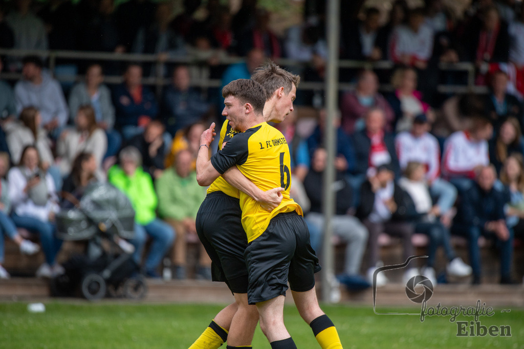 1. FC Ohmstede-SVE Wiefelstede | Herren Kreispokalfinale Jade-Weser-Hunte; 1.FC Ohmestede (gelb) - SVE Wiefelstede (weiß) am 16.06.2024; in Obenstrohe (Plaggenkrugstraße), Photo: Philip Eiben 2024 - Realisiert mit Pictrs.com