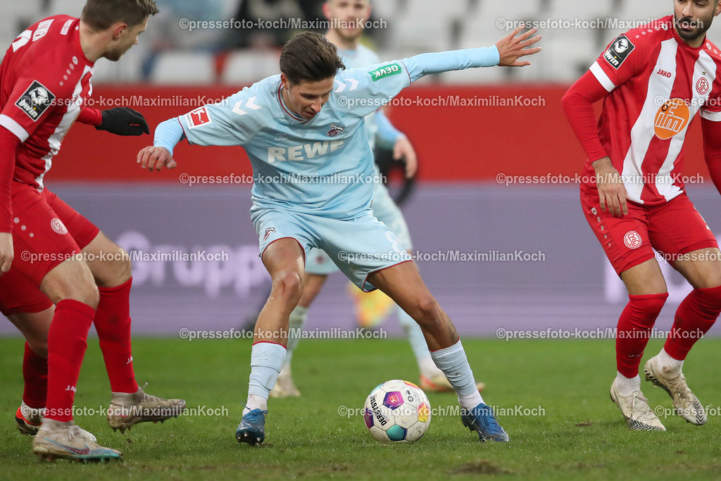 RWE06012402144 | 06.01.2024, Essen, Fußball, Herren, Stadion an der Hafenstraße, Testspiel, Rot-Weiss Essen – 1. FC Köln:  xxxxx  . 
DFB regulations prohibit any use of photographs as image sequences and or quasi-video.