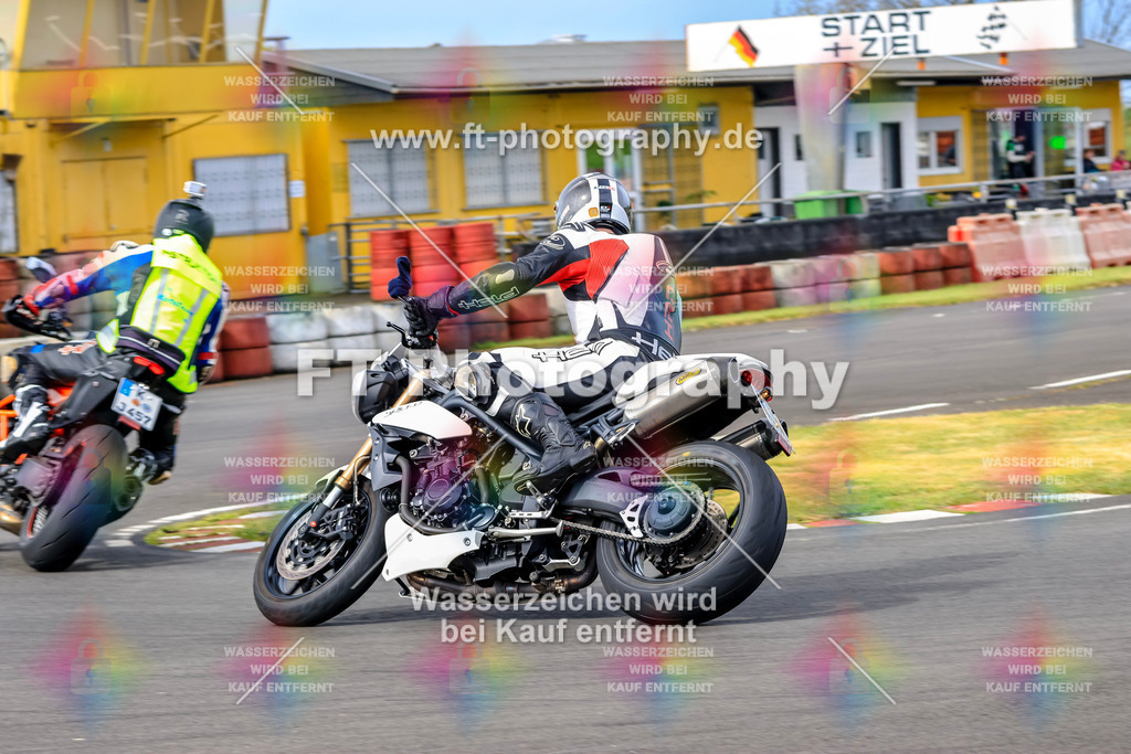 _OTO3300 | Hier findet Ihr Bilder von Touristenfahrten auf der Nürburgring Nordschleife oder von anderen Veranstaltungen die ich besucht habe. Viel Spass beim Durch Schauen 