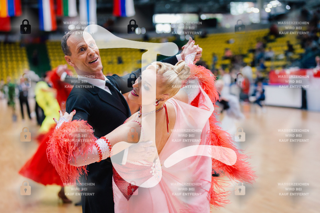 Hessen Tanzt WDSF Open Senior III Standard 11th (243) Bernhard Fuss _ Sonja Fuss (TTC Rot-Weiß Freiburg)-2025-05-17-9977 | Webshop for digital downloads and prints of dance sport, event & show photographer Julian Link - Realisiert mit Pictrs.com