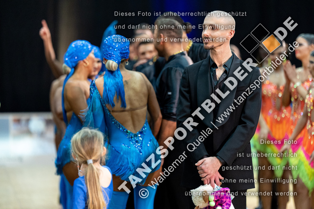 20240120-03519 | Hier finden Sie Tanz Bilder vom Latein und Standard Formationen tanzen. Sportbilder vom Tanzsport. Schöne Fotos und von Weltmeisterschaft, Europameisterschaft, Bundesliga, Regionalliga, Oberliga und Landesliga sowie von GOC Stuttgart, DanceComp, WM Bremen