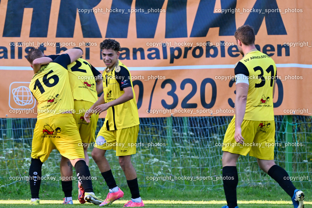 SV Arnoldstein vs. URC Thal Assling | Jubel SV Arnoldstein Mannschaft, #16 Luka Tolic SV Arnoldstein, #21 Michael Fellner SV Arnoldstein, #11 Mohamed Oumghar SV Arnoldstein, #31 Roman Binter SV Arnoldstein, SV Arnoldstein vs. URC Thal Assling, SV Arnoldstein vs. URC Thal Assling am 09.08.2025 in Arnoldstein (Waldparkstadion Arnoldstein), Austria, (Photo by Bernd Stefan)