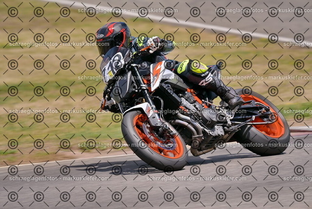 26bt05-1386 | markuskiefer.com - Realisiert mit Pictrs.com