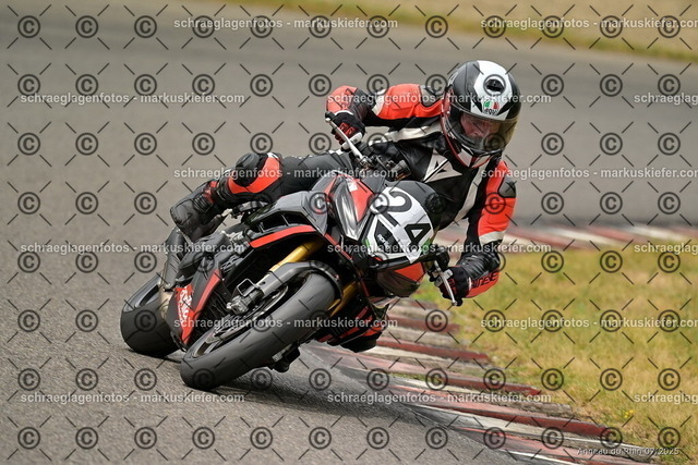 25bt05-1168 | markuskiefer.com - Realisiert mit Pictrs.com