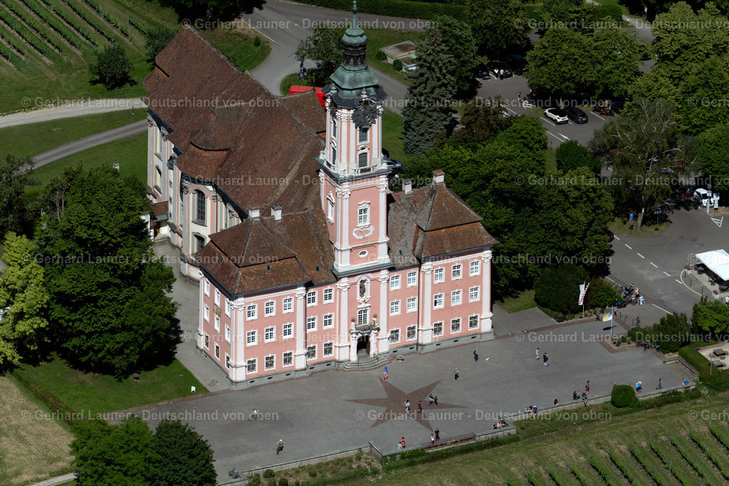 4031892 | UHLDINGEN-MüHLHOFEN 12.06.2020 Kirchengebäude Wallfahrtskirche " Basilika Birnau " an der Straße Birnau-Maurach in Uhldingen-Mühlhofen am Bodensee im Bundesland Baden-Württemberg, Deutschland. Weiterführende Informationen bei: Basilika Birnau. // Church building Wallfahrtskirche " Basilika Birnau " on street Birnau-Maurach in Uhldingen-Muehlhofen at Bodensee in the state Baden-Wuerttemberg, Germany. Further information at: Basilika Birnau. Foto: Gerhard Launer