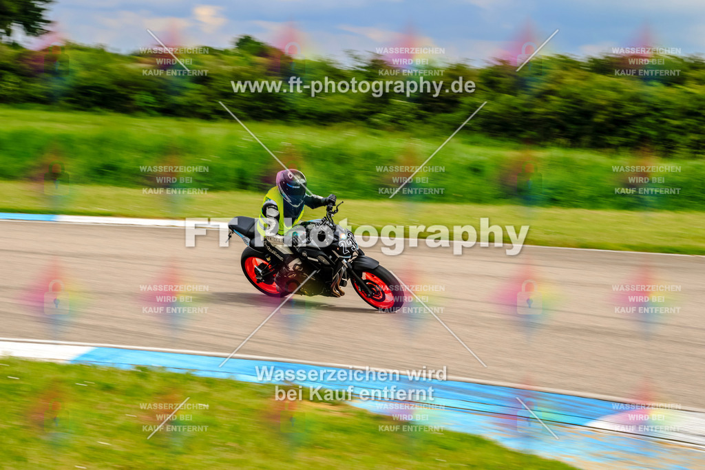 MotoTeam-9388 | Hier findet Ihr Bilder von Touristenfahrten auf der Nürburgring Nordschleife oder von anderen Veranstaltungen die ich besucht habe. Viel Spass beim Durch Schauen 