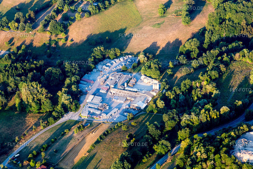 HEUS-Betonwerke Lorsch GmbH Werk Erlenbach in Erlenbach | Luftbild: HEUS-Betonwerke Lorsch GmbH Werk Erlenbach in Erlenbach im Ortsteil Erlenbach in Fürth im Bundesland Hessen in Deutschland. Foto: IMG_109445.jpg vom 31.07.2018 durch Werner Riehm/FLY-FOTO.de - Realisiert mit Pictrs.com