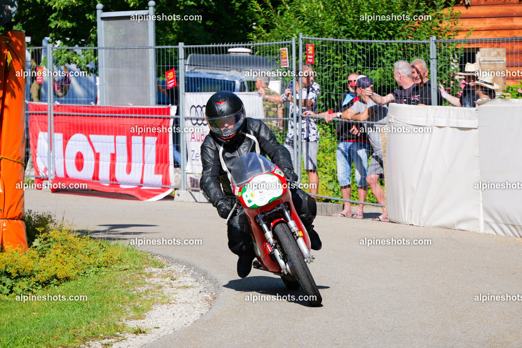 P1025767 | Erleben Sie atemberaubende, hochqualitative Fotos Ihrer Fahrt entlang der malerischen Alpenstraßen. Besuchen Sie alpineshots.com, um professionelle Aufnahmen Ihrer unvergesslichen Reise zu finden und zu kaufen - Realisiert mit Pictrs.com