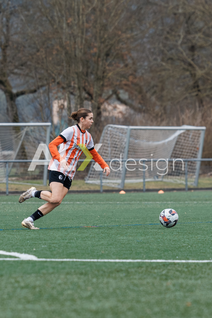 Fußball I Frauen I Saison 2025-2026 I Freundschaftsspiel I FC Aarau Frauen - SC Freiburg U20 I 24.01.2026 | 19 Rebecca Rummel (SC Freiburg U20) – Sturm - Realisiert mit Pictrs.com