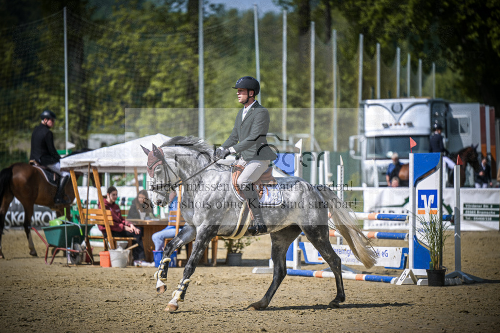 DOS_7485 | Entdecke hochwertige Reitturnierfotos von Foto Oger. Professionell, emotional und authentisch – jetzt Lieblingsmomente im Shop bestellen.Deutschlandweite Turnierfotografie. - Realisiert mit Pictrs.com