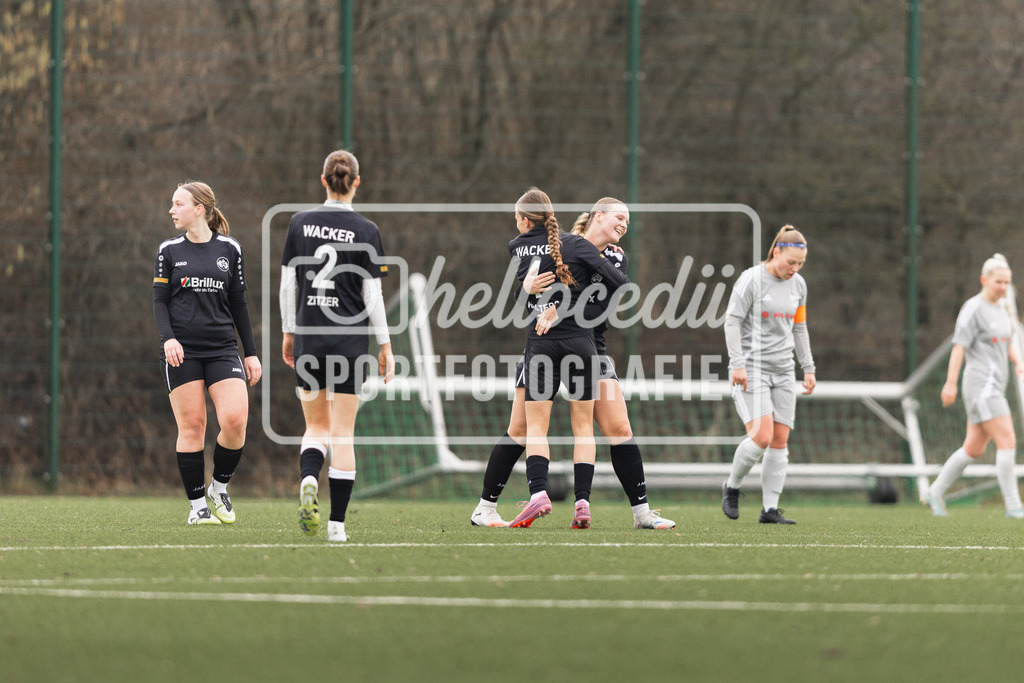Fußball I Frauen I Saison 2025-2026 I Testspiel I DjK Wacker Mecklenbeck - BW Hollage I 08.02.2026-056 | Svea Zurborn (14, Wacker Mecklenbeck) Sophie Walters (4, Wacker Mecklenbeck) - Realisiert mit Pictrs.com