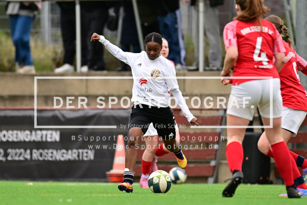 Fußball I Frauen I Saison 2025-2026 I Bezirksliga I 21. Spieltag I Harburger TB - Rahlstedter SC I 165514 | Der Sportfotograf. - Realisiert mit Pictrs.com