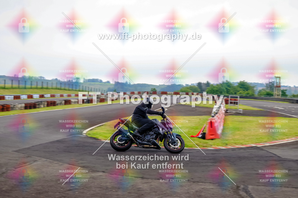 OBK-5258 | Hier findet Ihr Bilder von Touristenfahrten auf der Nürburgring Nordschleife oder von anderen Veranstaltungen die ich besucht habe. Viel Spass beim Durch Schauen 