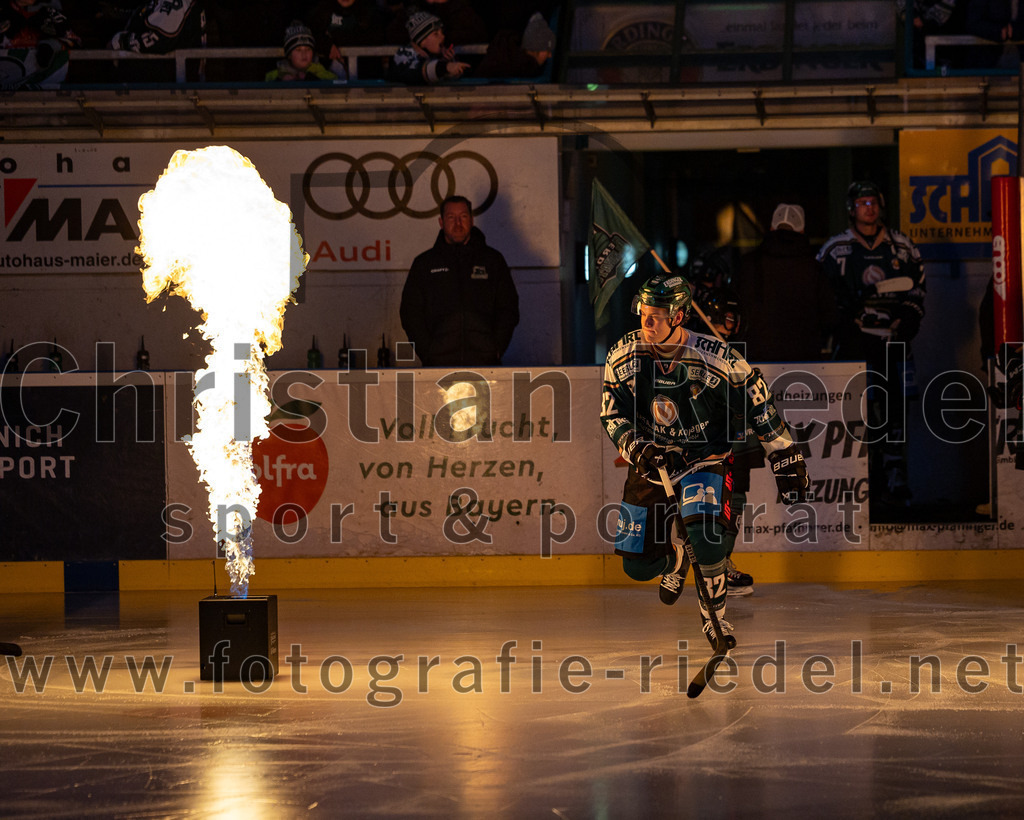 2026-01-09_003_TSV_Erding_gegen_Stuttgart_Rebels | Erding, Deutschland, 09.01.2026:Eishockey, Oberliga Süd 2025 / 2026, 35. Spieltag, TSV Erding gegen Stuttgart Rebels, Endergebnis: Moritz Köttstorfer (Erding Gladiators, #82)Foto: Christian Riedel / fotografie-riedel.net