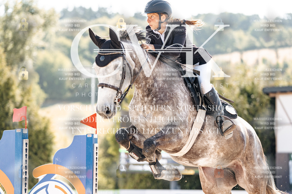CK902593 | Turnierfotografie Pferdefotografie Trier Rheinland-Pfalz Pferdesport Reitsport Tierfotografie Sportfotografie Pferdevideo Pferdevideografie Equestrianvideography equestrianphotography  - Realisiert mit Pictrs.com