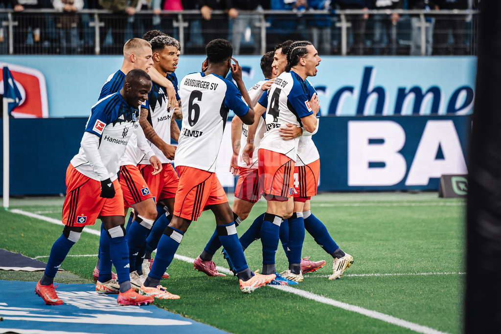 Fußball | Männer | Saison 2025/2026 | 1. Fußball-Bundesliga | 6. Spieltag | Hamburger SV vs. 1. FSV Mainz 05 | 05.10.2025 | Torjubel Rayan Philippe (#14, HSV) rechts