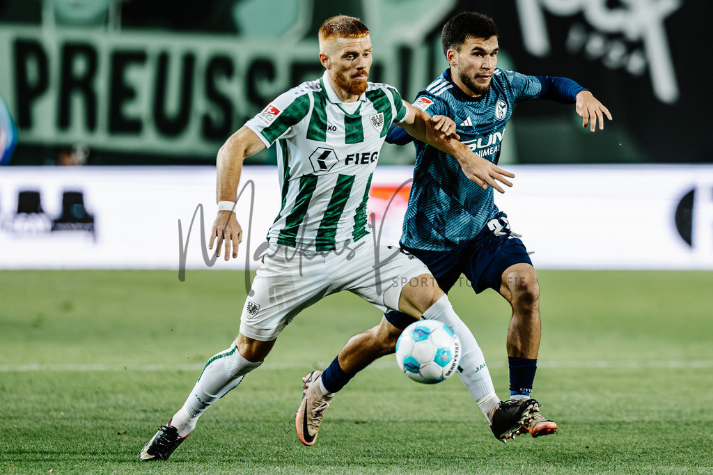 2. Bundesliga, Saison 2024/25, 7. Spieltag: SC Preußen Münster - FC Schalke 04 | Münster, 28.09.2024: 2. Bundesliga, 7. Spieltag, SC Preußen Münster gegen FC Schalke 04 im LVM-Preußenstadion in Münster. Foto: sportfotografie.ms | Markus Paletta - Realisiert mit Pictrs.com