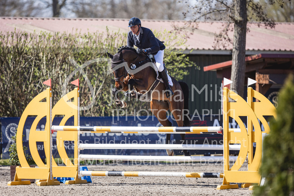 250408_Mühlen_SprPf-L-385 | Deine schönsten Turniermomente als professionelle Fotos! Entdecke hochwertige Pferdesport-Fotografie im Online-Shop. Jetzt Fotos finden & bestellen!