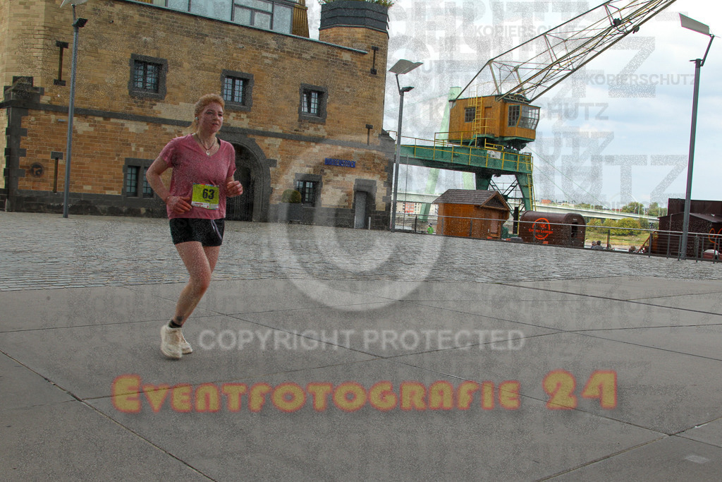 250920_1531_EV4_9040 | Sportfotografie im Rhein-Sieg Kreis, Köln, Bonn, NRW, Rheinland Pfalz, Hessen, etc. Unser Tätigkeitsfeld umfasst den Laufsport vom Volkslauf über den Marathon, Duathlon, Triathon bis zum Ultralauf wie Kölnpfad Ultra oder Schindertrail.
