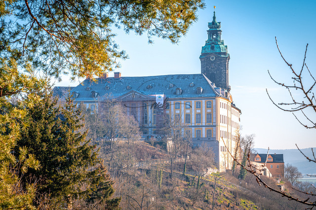 Schloss Heidecksburg in Rudolstadt | Professionelle Natur- & Landschaftsfotos als Poster, auf Leinwand & viele mehr. Wähle aus einer Vielzahl an Formaten & Materialien Dein perfektes Bild. - Realisiert mit Pictrs.com