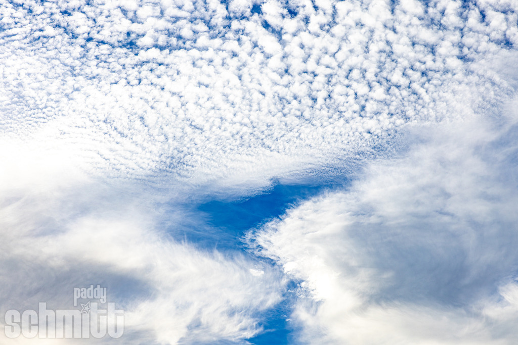 PS-Wolken-2026-6 | Entdecke die größte Bildgalerie der Region mit Fotografien aus dem Allgäu, der Bodenseeregion, Oberschwaben, dem Donautal und der Schwäbischen Alb. Landschaften, Luftaufnahmen und Reisefotografie als Wandbild und Fotokunst. - Realisiert mit Pictrs.com