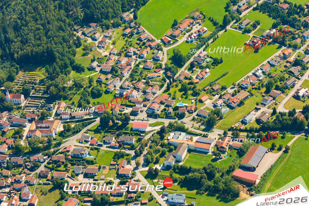 Luftaufnahme der Stadt Hohenwarth - Die Luftaufnahme wurde 2025 vom UL-Flugzeug heraus erstellt ( keine Drohne ) - Hochauflösende Luftaufnahme - für professionelle Ausdrucke geeignet. Die Geschenkidee !Mit Lizenz und Bildrechte bestellbar