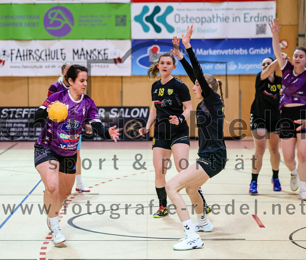 2023-12-17_043_SpVgg_Altenerding_II_gegen_HF_Scheyern | Erding, Deutschland, 17.12.2023:
Handball, Bezirksliga Frauen Altbayern 2023 / 2024, 9. Spieltag, SpVgg Altenerding II gegen HF Scheyern, Endergebnis: 22:26

Kati Gottschalk (SpVgg Altenerding, #11)

Foto: Christian Riedel / fotografie-riedel.net