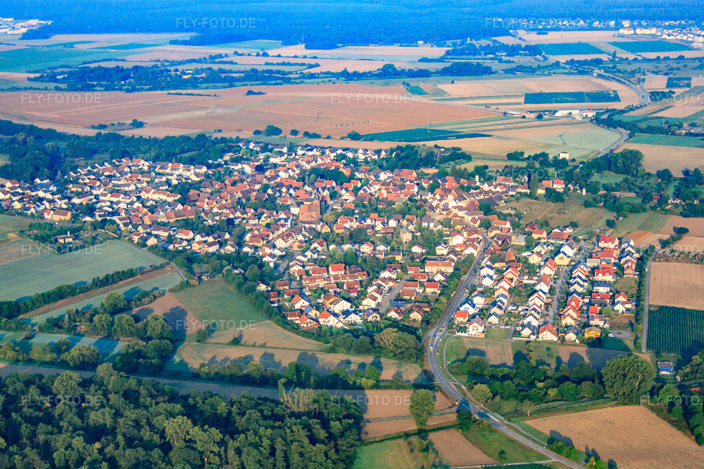 Luftbild: Ortsansicht von Osten im Ortsteil Staffort in Stutensee im Bundesland Baden-Württemberg in Deutschland. – Foto: IMG_52803.jpg vom 05.09.2012 durch Werner Riehm/FLY-FOTO.de – Auflösung des Originals: 4717 x 3145 px