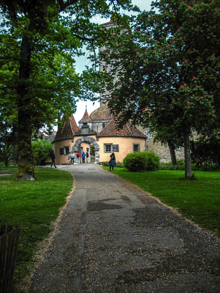 CIMG5453 | Rothenburg ob der Tauber. Nur hier gibt es Exklusive und passend zur Jahreszeit Ihr Wandbild, T-Shirt, Tasse und alles was das Rothenburg Herz begehrt. - Realisiert mit Pictrs.com
