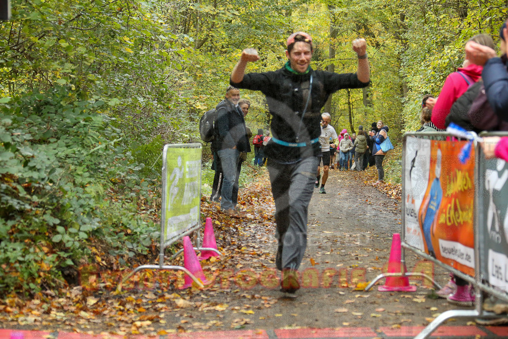 251026_1309_EX1_2679 | Sportfotografie im Rhein-Sieg Kreis, Köln, Bonn, NRW, Rheinland Pfalz, Hessen, etc. Unser Tätigkeitsfeld umfasst den Laufsport vom Volkslauf über den Marathon, Duathlon, Triathon bis zum Ultralauf wie Kölnpfad Ultra oder Schindertrail.
