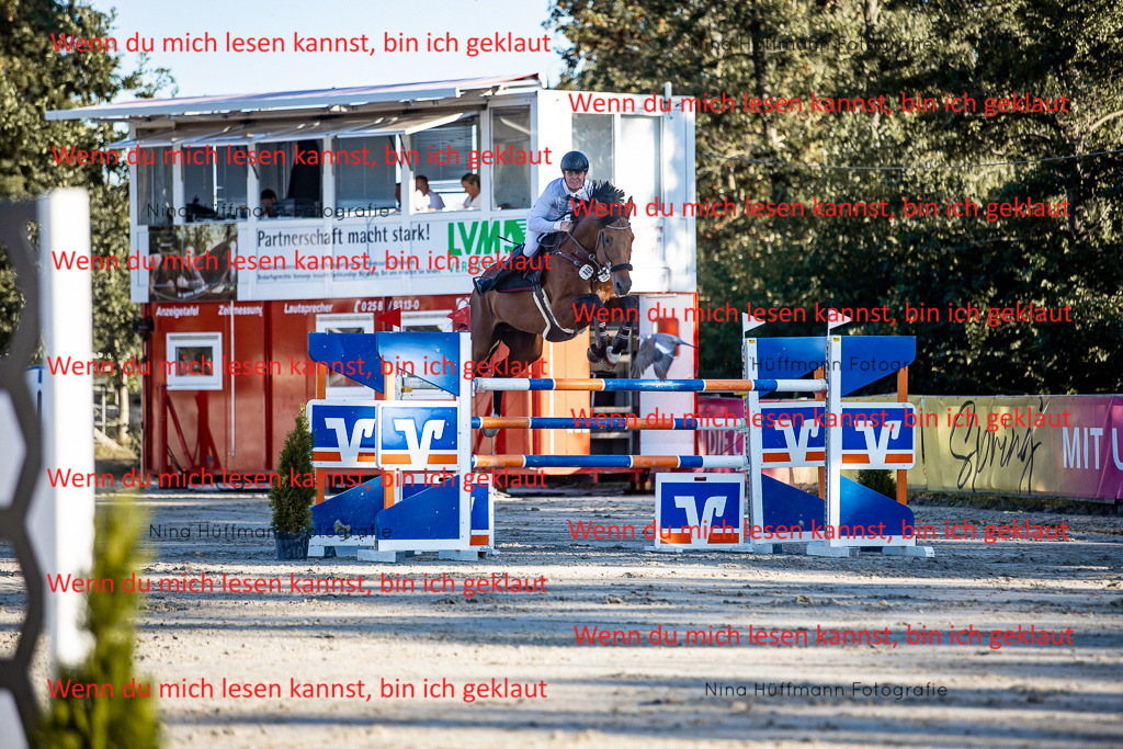 BK1A8415 | Turnierbilder Turnierfotos Nina Hüffmann Turnierfotografie Pferdefotografie Tierzeichnung Haustierzeichnung Pferdezeichnung Hundezeichnung Videograf  - Realisiert mit Pictrs.com