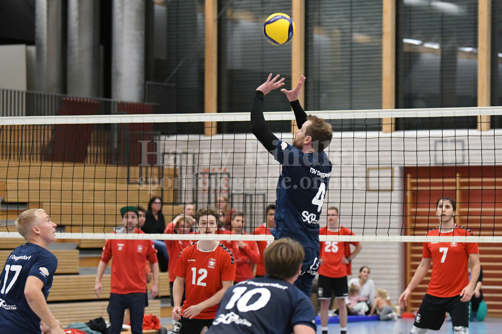 TSV 1861 Deggendorf : MTV München II | an diesem Abend klappte sein Zuspiel hervorragend: Johannes Schwarz  (TSV Deggendorf Volleyball  #4) - Realisiert mit Pictrs.com