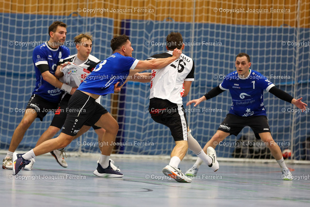 msgvshan_0709 | despor 2022.10.23 HB Männer Oberliga MSG Umstadt/Habitzheim - HSG Hanau II emspor, emonline, despor,  v.l.,  Robin Drews (MSG Umstadt/Habitzheim), Dennis Weit (MSG Umstadt/Habitzheim), Justin Kraus (MSG Umstadt/Habitzheim)
 - Realisiert mit Pictrs.com