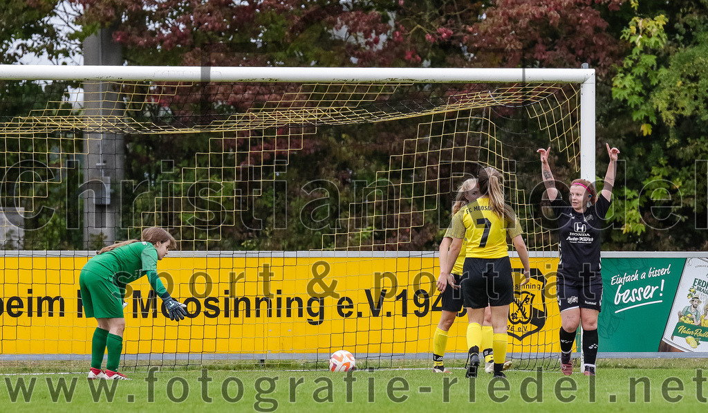 2023-10-08_064_FC_Moosinning_gegen_SG_TSV_St_Wolfgang-FC_Lengdorf | Moosinning, Deutschland, 08.10.2023:
Fußball, Kreisliga 2023 / 2024, 4. Spieltag, FC Moosinning gegen (SG) TSV St.Wolfgang/FC Lengdorf, Endergebnis: 

Foto: Christian Riedel / fotografie-riedel.net