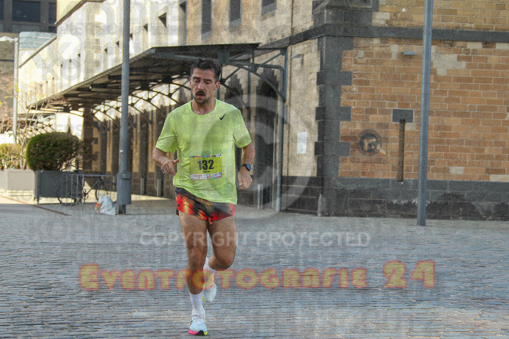 250920_1448_EV4_7152 | Sportfotografie im Rhein-Sieg Kreis, Köln, Bonn, NRW, Rheinland Pfalz, Hessen, etc. Unser Tätigkeitsfeld umfasst den Laufsport vom Volkslauf über den Marathon, Duathlon, Triathon bis zum Ultralauf wie Kölnpfad Ultra oder Schindertrail.