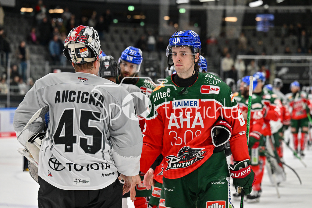 Augsburger Panther - Kölner Haie | Der handshake nach der Partie zwischen Tobia ANCICKA (Koelner Haie #45) und Thomas SCHEMITSCH (Augsburger Panther #62) / DEL: Augsburger Panther - Koelner Haie, Curt Frenzel Stadion am 02.03.2025