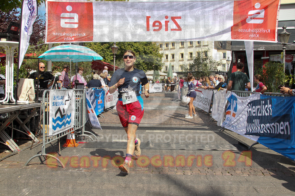 250824_1503_EV4_2607 | Sportfotografie im Rhein-Sieg Kreis, Köln, Bonn, NRW, Rheinland Pfalz, Hessen, etc. Unser Tätigkeitsfeld umfasst den Laufsport vom Volkslauf über den Marathon, Duathlon, Triathon bis zum Ultralauf wie Kölnpfad Ultra oder Schindertrail.