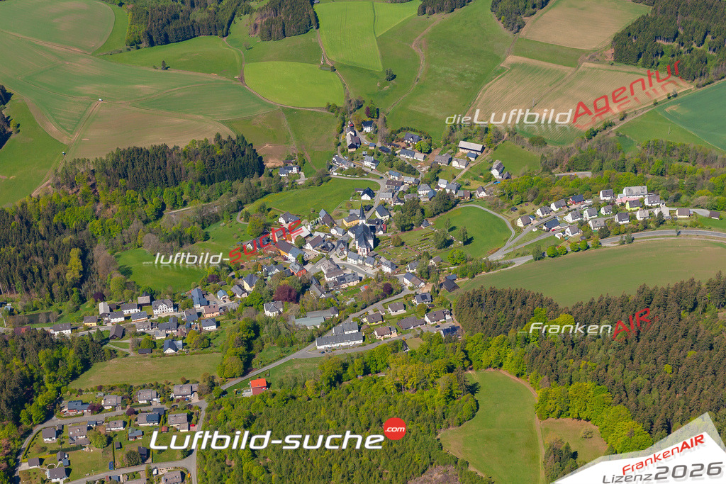 Die Luftbildaufnahme Grafengehaig - Grafengehaig wurde 2019 mittels Flugzeug (keine Drohne) erstellt. Perfekte Schärfe und Druck- Ergebnisse- Garantiert!