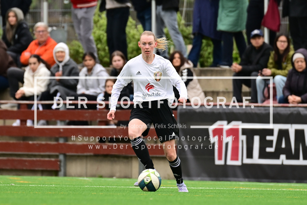 Fußball I Frauen I Saison 2025-2026 I Bezirksliga I 21. Spieltag I Harburger TB - Rahlstedter SC I 164649 | Der Sportfotograf. - Realisiert mit Pictrs.com