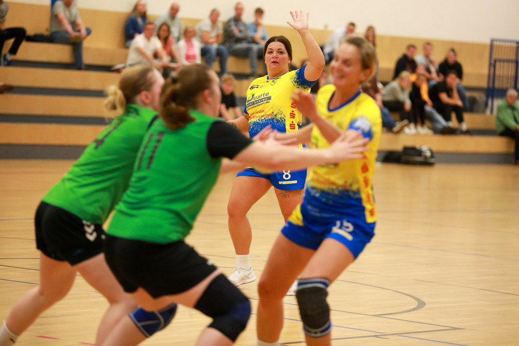 HcTvRhedeII_SvNeukirchen_150924_126 | Bildergalerie von Sport-Ereignissen aber auch von weiteren spannenden Dingen - nicht nur vom Niederrhein. In Anlehnung an den bekannten Spruch von Hanns Dieter Hüsch heißt das Motto: "Niederrhein ist überall".  - Realisiert mit Pictrs.com