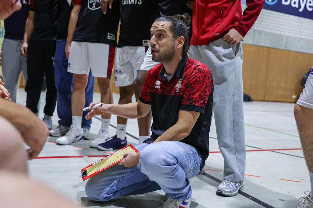 Regio BAYER GIANTS vs NEW Elephants Grevenbroich-7 | Fotos von Basketballspielen aus dem Raum NRW fotografiert von Gero Mueller-Laschet und Daniel Schaefer - Realisiert mit Pictrs.com