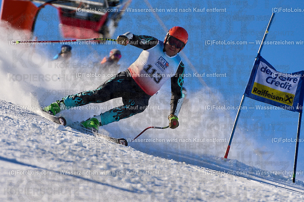 ALP4795_MASTERS-Cup_GS-A Herrn_Mestres Robert | (C)FotoLois.com, Alois Spandl. FIS Masters-Cup Wildschönau, Giant Slalom auf der Piste Schatzberg GS, Siegerehrung auf dem Dorfplatz Niederau, Sa 13. Januar 2024.