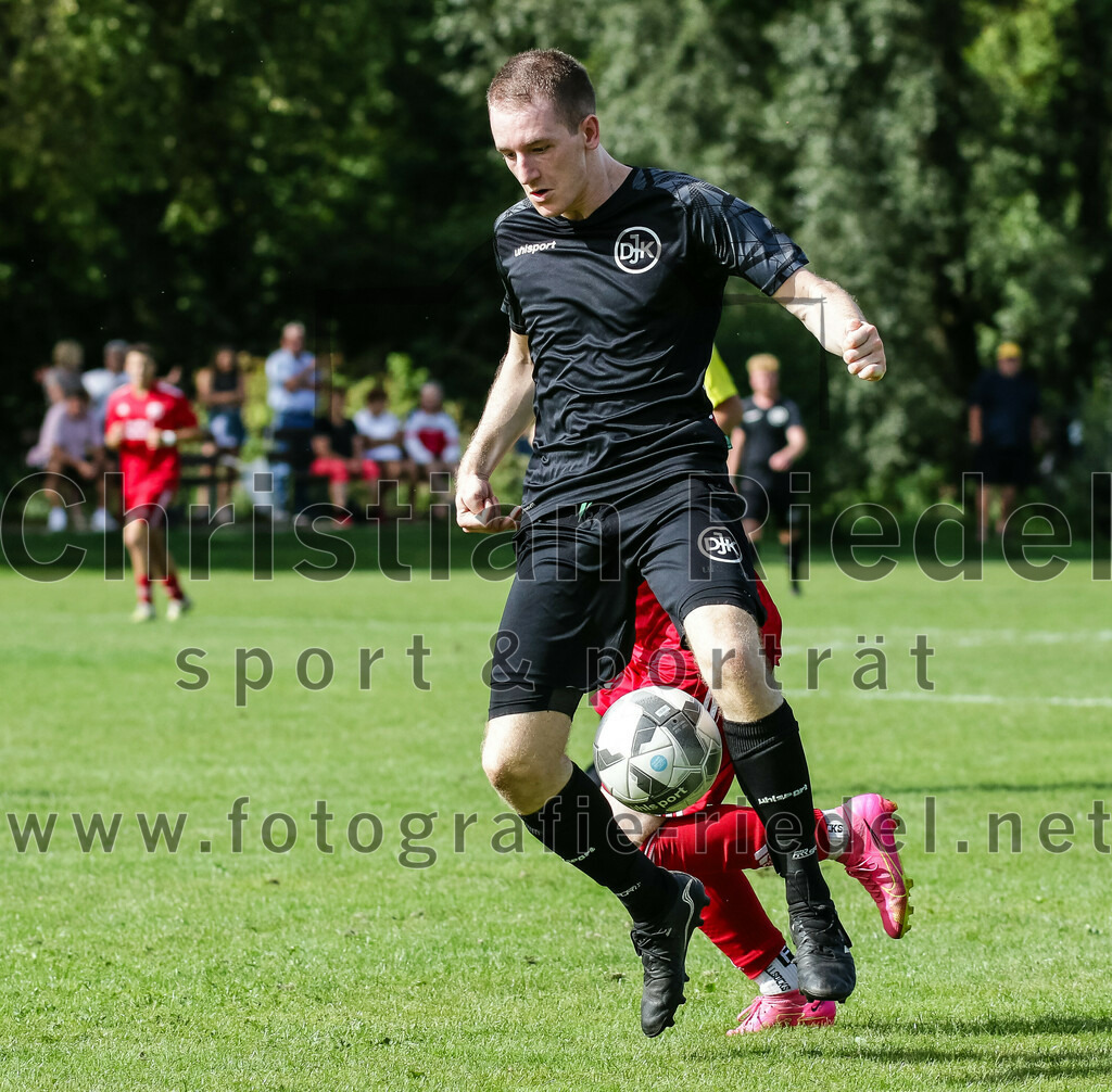 2023-09-17_060_DJK_Ottenhofen_gegen_FC_Finsing_II | Ottenhofen, Deutschland, 17.09.2023:
Fußball, Kreisklasse 2023 / 2024, 7. Spieltag, DJK Ottenhofen gegen FC Finsing II, Endergebnis: 3:0

Lukas Meinzer (DJK Ottenhofen, #13), Luca Kleiner (FC Finsing, #27)

Foto: Christian Riedel / fotografie-riedel.net